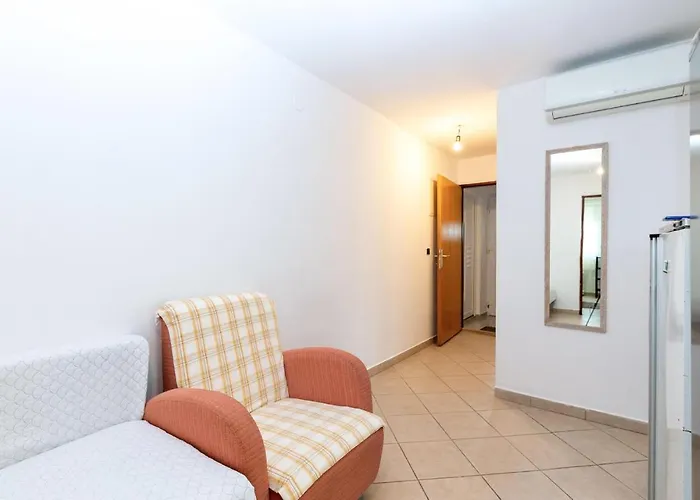 Apartmán 2 Bedroom Lovely In Rovanjska