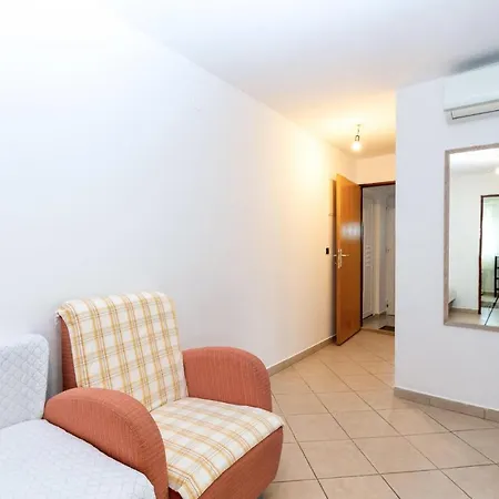 Apartmán Amazing In With Wifi Rovanjska