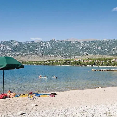 Lägenhet 2 Bedroom Lovely In