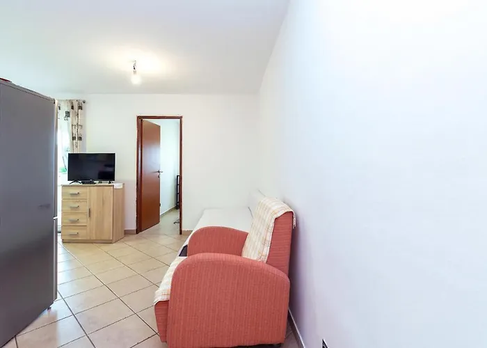 2 Bedroom Lovely In * Rovanjska